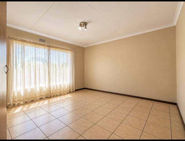 2 BEDROOM SECTIONAL TITLE FOR SALE IN MINNEBRON